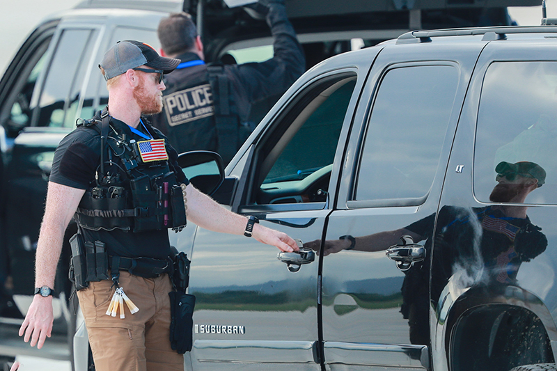 Những vũ khí mật vụ Mỹ mang theo bảo vệ TT Trump